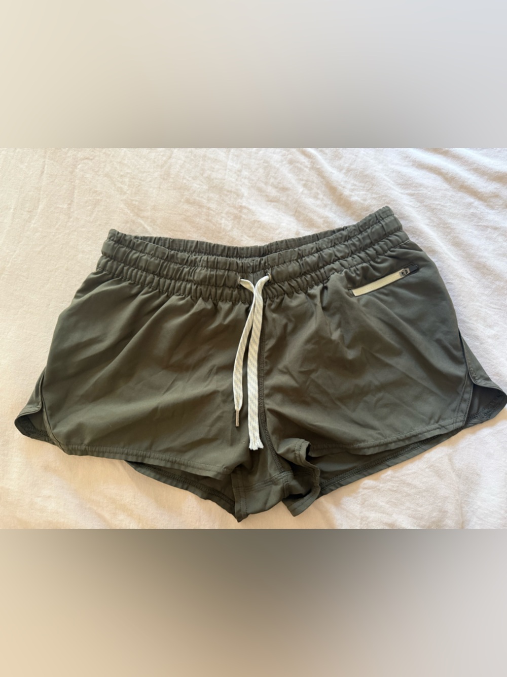 Vuori Clementine 2.0 Shorts Green Pistachio
